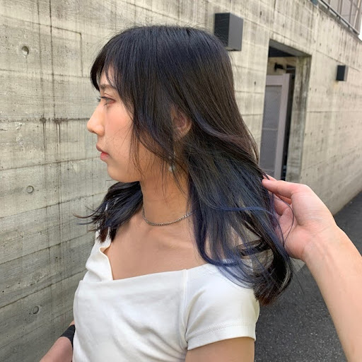 【長さ&色味別】青のインナーカラー13選!ブリーチ回数や色落ちも解説
