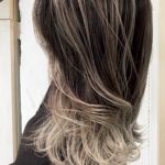 【長さ別のヘアカタログ13選】ハイライト×インナーカラーの垢抜け感ヘアを解説