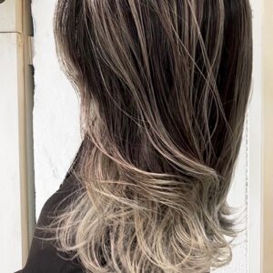 【長さ別のヘアカタログ13選】ハイライト×インナーカラーの垢抜け感ヘアを解説