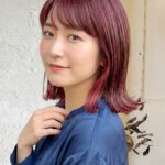 【長さ・色味別】赤いハイライトのデザイン集12選！ブリーチの有無や色落ちも解説