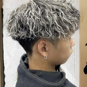 【メンズ】メッシュ×パーマのヘアカタログ13選！色・髪型別に紹介