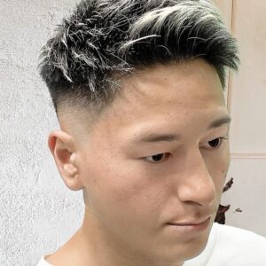 年代別|メンズに似合うシルバーのメッシュ16選!注意点まで美容師が解説
