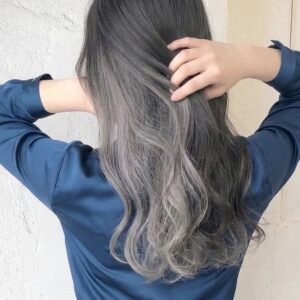 グレーのインナーカラー実例13選！ブリーチの有無や色落ちをまとめて解説