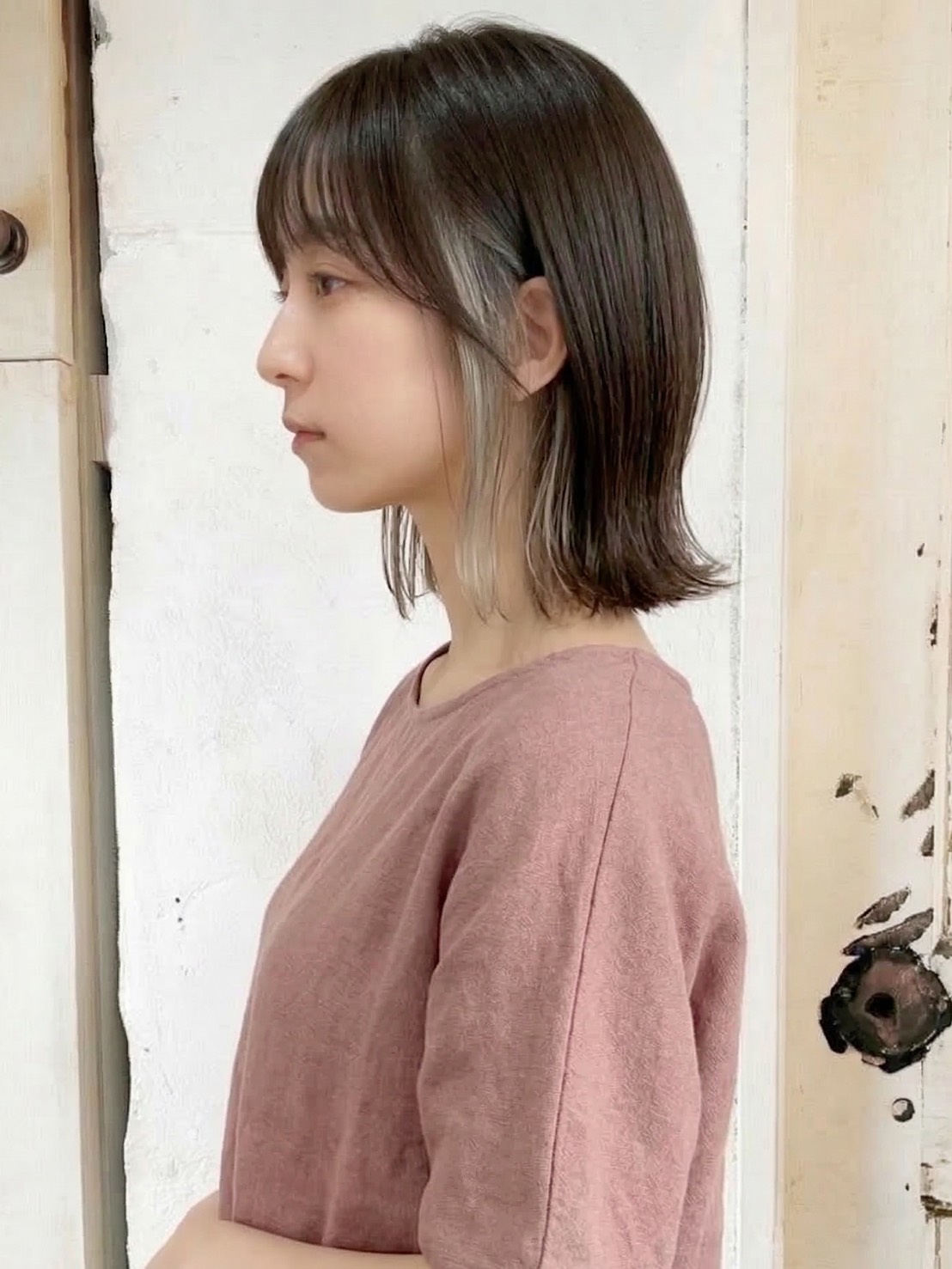 ミディアムのインナーカラーヘアカタログ9選！入れる箇所と色持ちを良くする方法