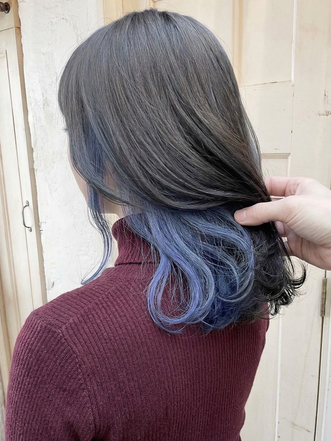 【髪の長さ別】ブルー×インナーカラーのヘアカタログ7選！色落ち後や長持ちのコツ
