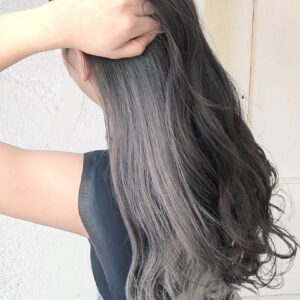 グレーのインナーカラー実例13選!ブリーチの有無や色落ちをまとめて解説
