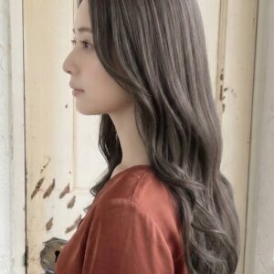 【髪の長さ別】アッシュグレー×ブリーチなしのヘアカタログ7選！どんな色に染まる？