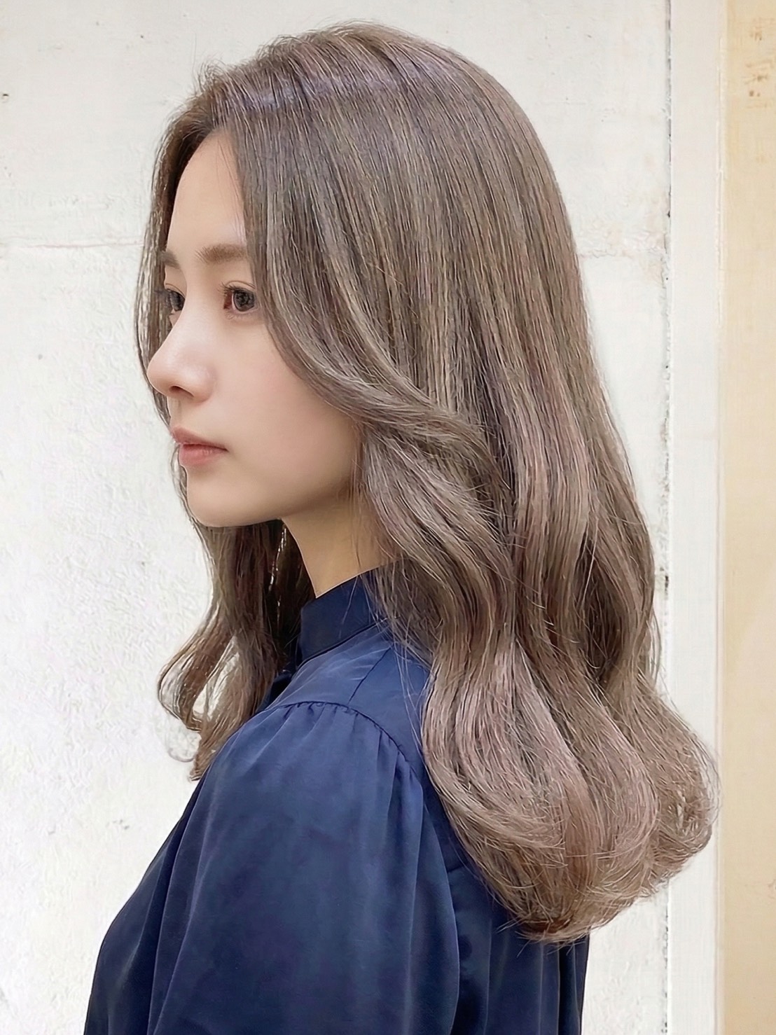 ダブルカラーでできる色15選！透明感ミルクティーからグレージュまで人気色を紹介