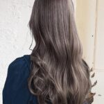 【髪の長さ別】アッシュグレー×ブリーチなしのヘアカタログ7選!どんな色に染まる?