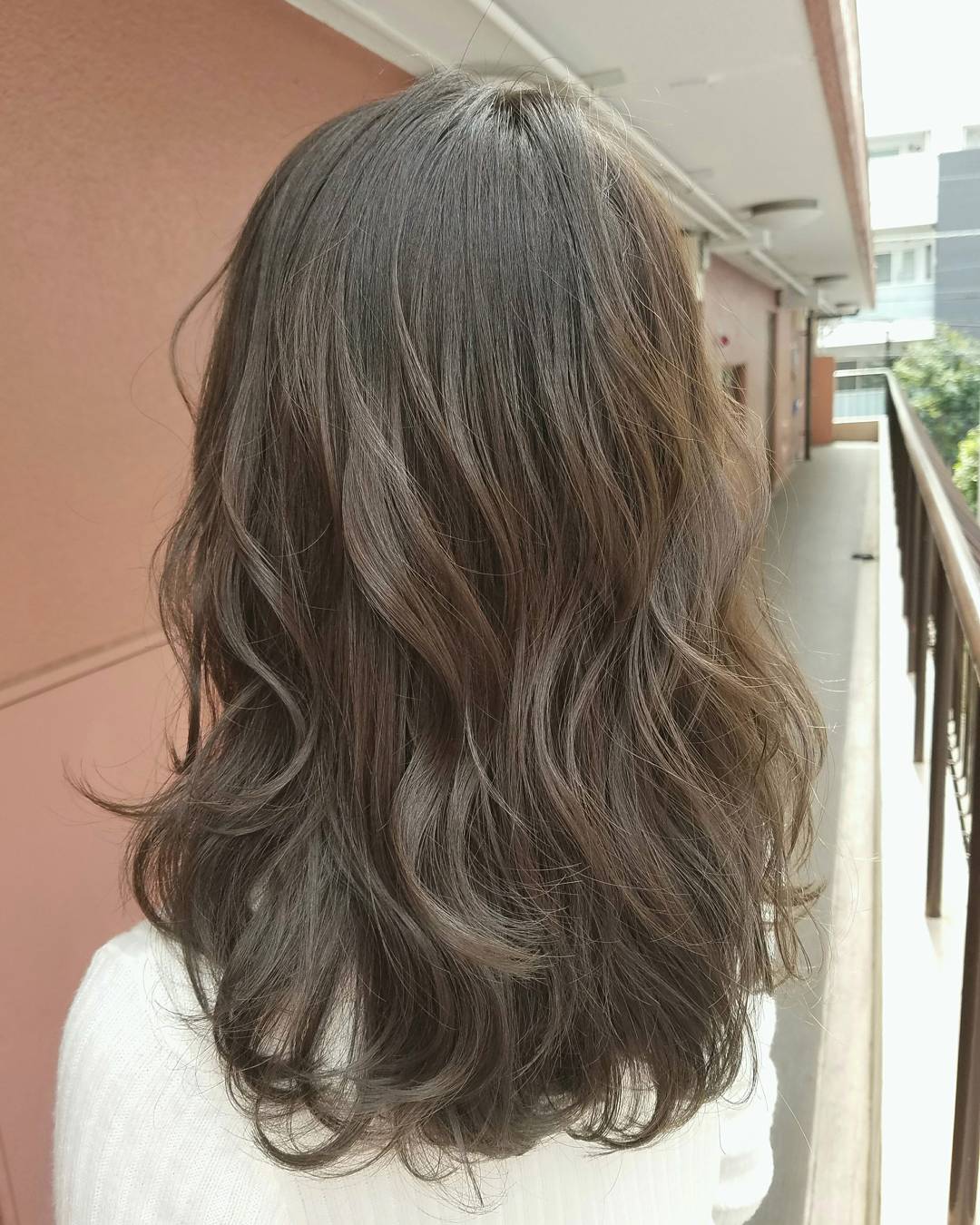 どんな髪色？ブリーチなしアッシュベージュ12選！トーン別で理想の色がすぐ見つかる