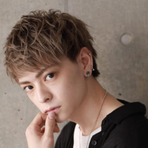 どんな髪色？メンズのアッシュベージュ15選！明るめ＆暗め別に紹介