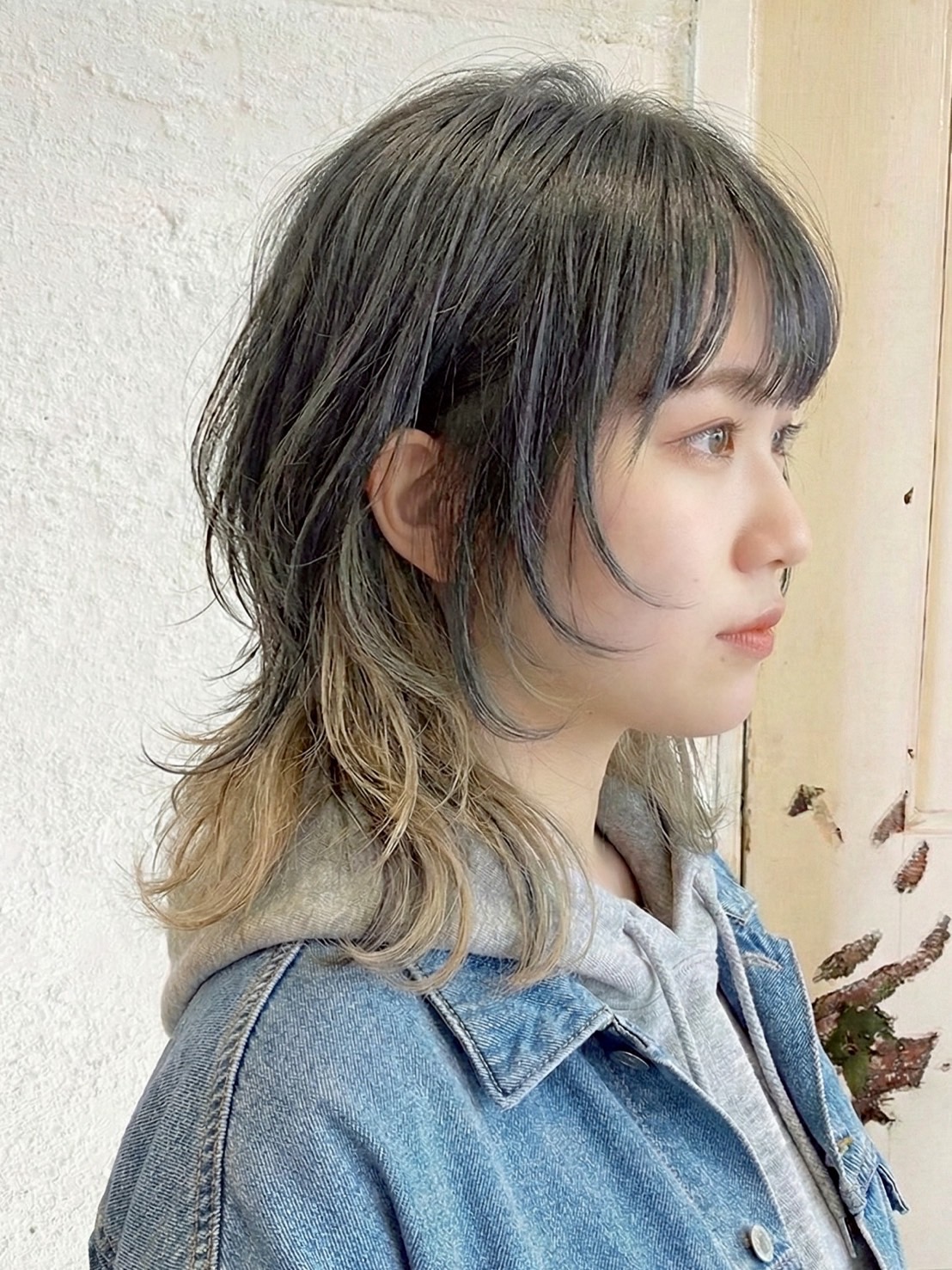 ウルフのインナーカラー10選！入れる場所や顔型別の似合わせポイントも紹介