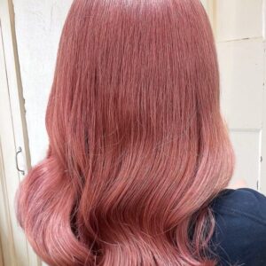 ダブルカラーのピンク色見本14選！ダメージを抑える方法や色落ちまで紹介