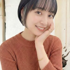 【髪の長さ別】白のインナーカラー人気ヘアカタログ7選！綺麗に染める方法も解説