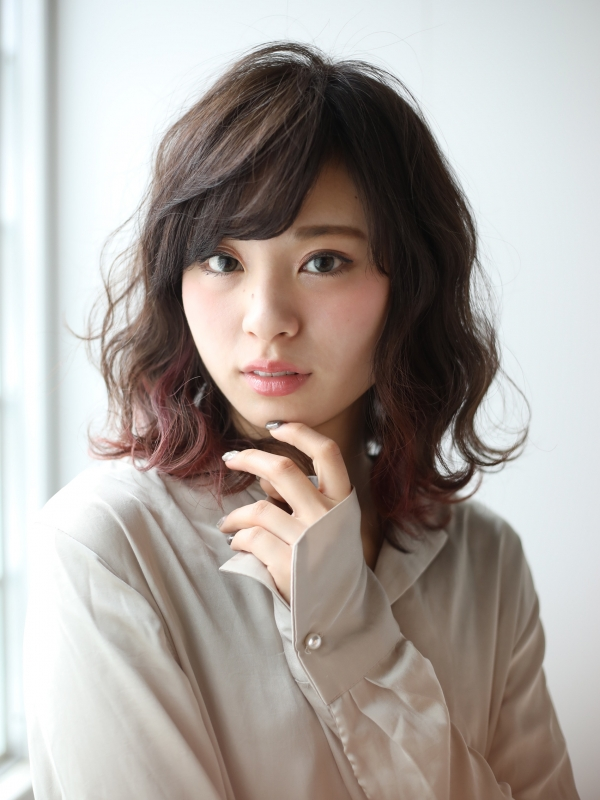 【ナチュラル・派手髪を紹介】ボブに似合うピンクカラー11選！色落ちは？