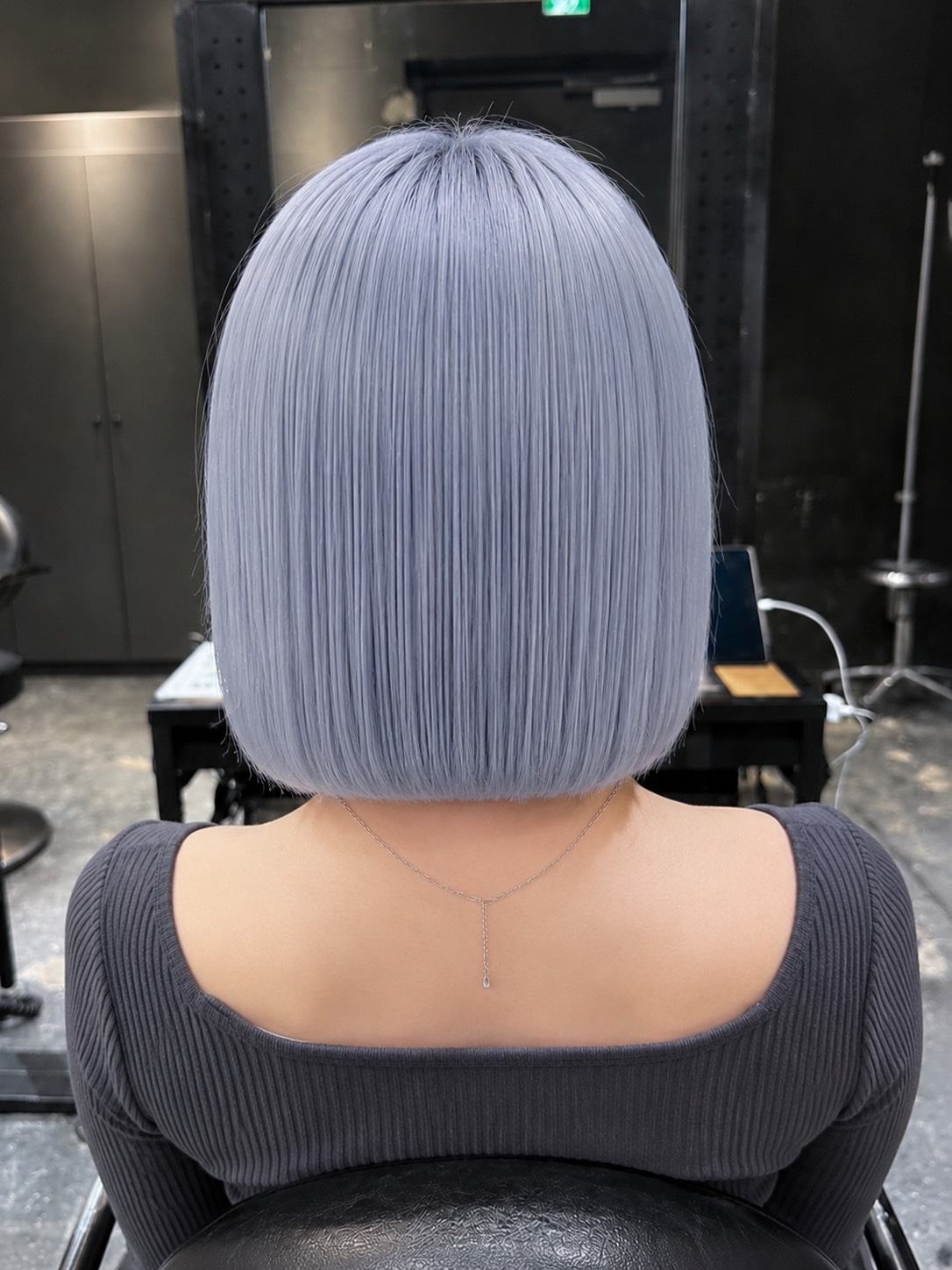 ホワイトブルーはどんな髪色？印象別ヘアカタログ・ブリーチ回数・色落ちまで解説